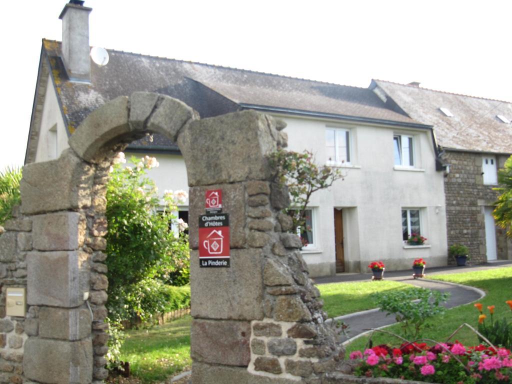 Val-Couesnon Chambres D'Hotes La Pinderie מראה חיצוני תמונה