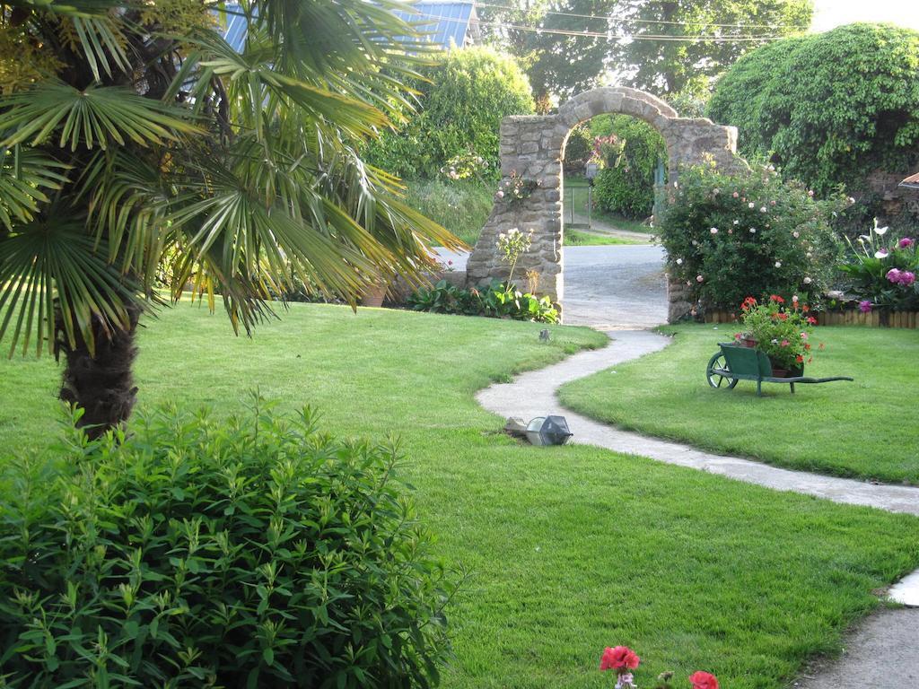 Val-Couesnon Chambres D'Hotes La Pinderie מראה חיצוני תמונה