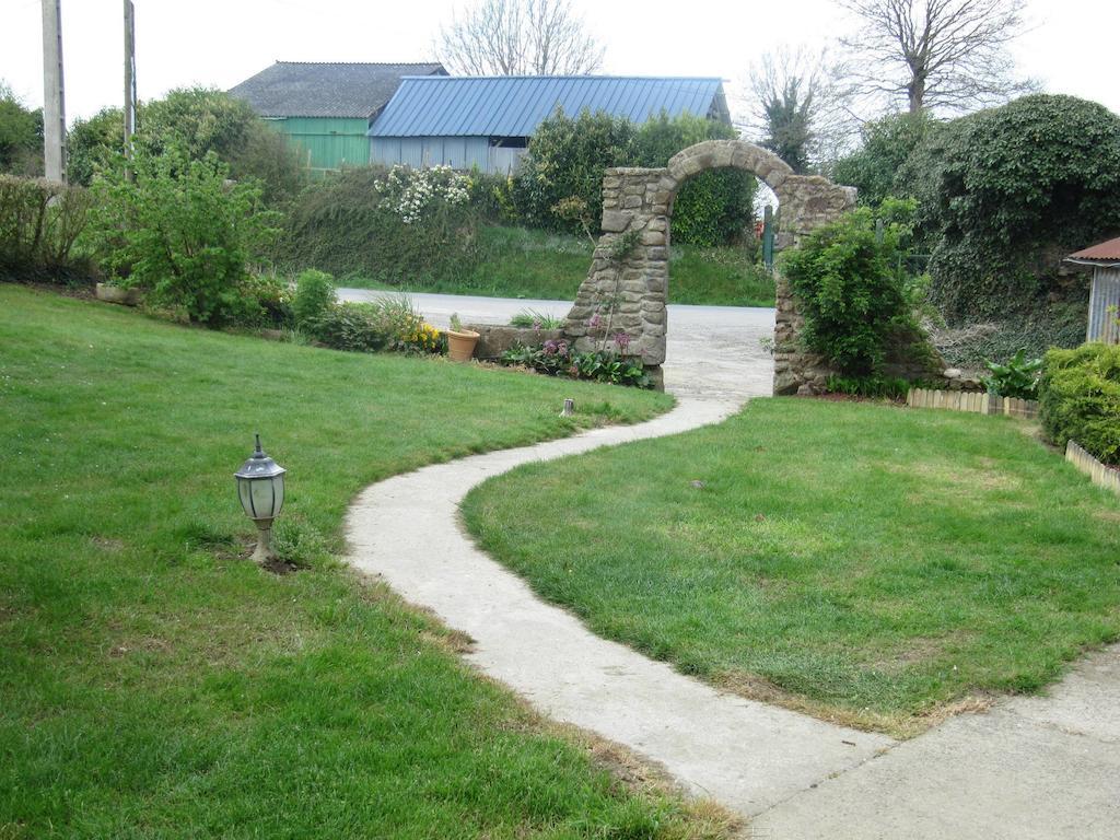 Val-Couesnon Chambres D'Hotes La Pinderie מראה חיצוני תמונה